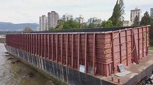 Work underway to remove Vancouver’s stuck barge | Globalnews.ca