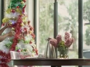 Insight Publicis: Santa Without a Clause • Ads of the World™ | Part of The Clio Network