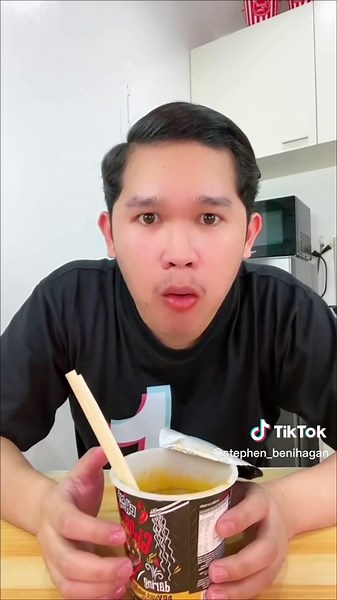 Sino ang Nag-Inbento ng Spicy Noodles?