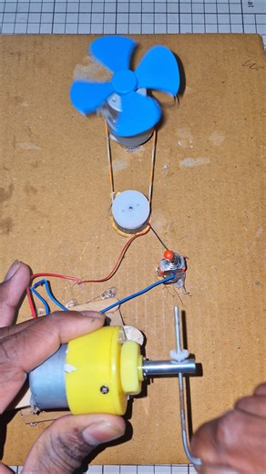 I built a simple DIY belt-drive fan system using a DC motor #experiment #motorbuilding #shorts