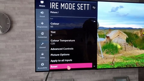 LG C9 OLED in Bright Rooms: Daylight Performance & Reflection Test