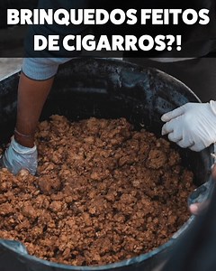 12 bilhões de cigarros são jogados nas ruas todos os anos... E este cara os transforma em brinquedos. Conheça Naman Gupta, da CODE Effort Pvt. Ltd.., o cara que está limpando o planeta e aquecendo corações ao mesmo tempo. | Nas Daily Português