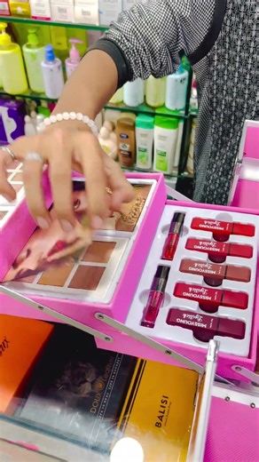 Miss Young Professional Big Makeup Vanity || Full Size Makeup Box || Big Makeup Kit Unboxing Review