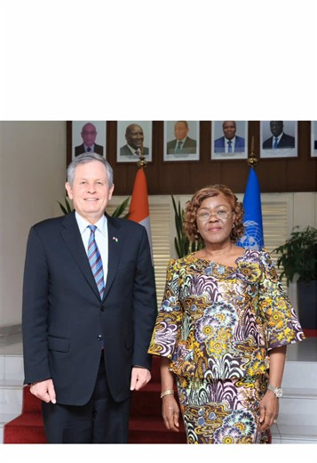 Ce mardi 17 février, j'ai reçu l'Honorable Steven Daines, Sénateur américain, pour une audience de travail à Abidjan. 🇨🇮🤝🇺🇸 En présence de l'Ambassadeur de Côte d’Ivoire à Washington, Touré Ibrahima, cette rencontre a porté sur le renforcement des relations entre la Côte d’Ivoire et les États-Unis d’Amérique, et précède des échanges de haut niveau. Le Sénateur Daines a salué l'excellence des relations entre nos deux nations, notamment en matière de sécurité et de développement. #NialéKaba #