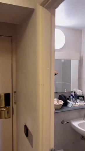 (SOUND UP) when the third one flies in baby 😂 Audio: “AwNaw” by Nappy Roots. Jazze Pha (@nappyroots @jazzepha) Video: @tbayrt | Eggs Tyrone