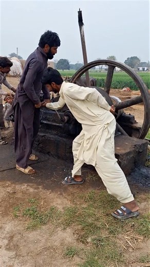 Ruston Engine Dangrous Starting up #rustonenginestart #engineblock #dieselengine