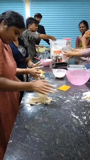 476K views · 6.9K reactions | Our last oneday bread bun class❤️ Classes in Coimbatore near gandhipuram 7th Street extension ❤️ Saturday and Sunday classes available book ur seats❤️ #reels #reelsinstagram #smallbusiness #explore #brownie #homemade #bakingfromscratch #BakingClassCoimbatore #bakinglove #bakingtips #bakingcourse #explorepage | Cake Story | Facebook