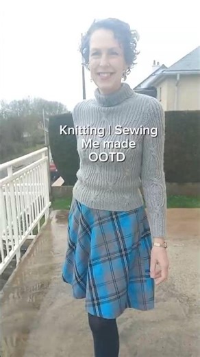 Handmade Outfit of the Day | Learning to Knit