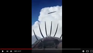 Argentinian pilot films two cylindrical shaped UFOs (VIDEO)