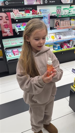 Shopping in Sephora ✨ Sol de Janeiro mists 💛 Let’s try this viral combo that’s all over TikTok 👀#soldejaniero #sephorahaul #sephorakids #bodymist #soldejaneiroperfume