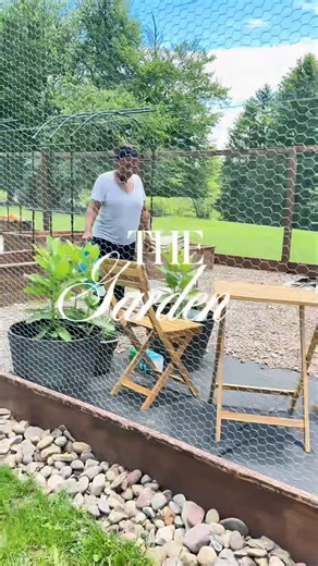 Samara Curtíss | Content Curator, Lifestyle & Beauty on Instagram: "Go big or go home… From the blueprint layout of a few planter boxes to the construct of a 8 foot tall by I don’t know how long or wide walk in garden…I didn’t expect anything less from my mom & sister when they get together. My sister took in to account how much produce she was buying monthly for her household & said LETS GROW OUR OWN! A few trips to Lowe’s, our local nursery, & I can’t forget Amazon & we have something bigger 