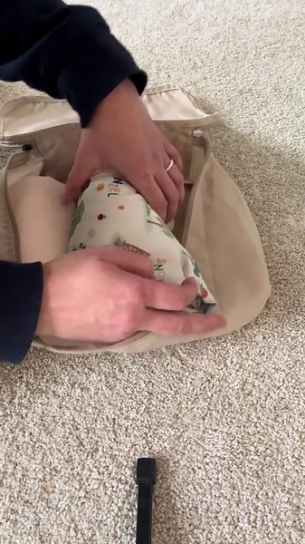 Packing the Diaper Bag Essentials for Your First Baby