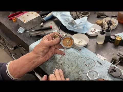 2728. Adjusting the Edison model B reproducer retaining ring for maximum sound