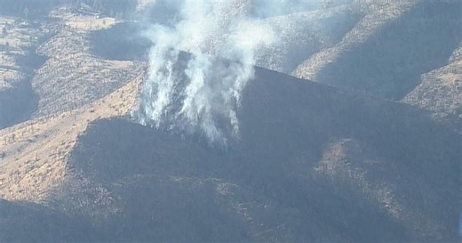 7 acre wildfire sends up smoke in Colorado foothills in an area where there's already a burn scar