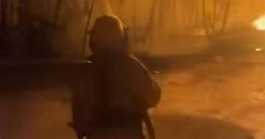 Fuerte incendio se registra en complejo turístico de Roatán