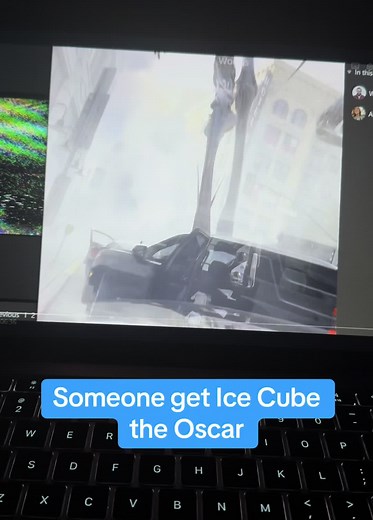 Ice Cubeの『宇宙戦争』に迫る目撃動画