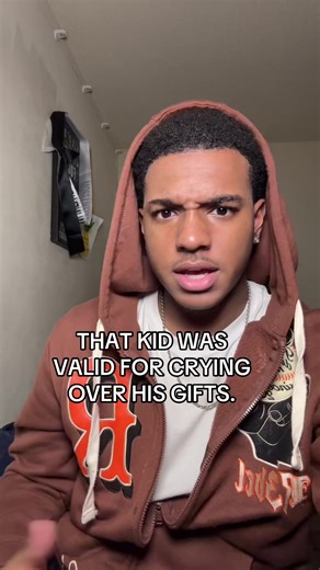 I genuinely feel so sorry for that kid man #christmas #presents #crying #grandparents #kid