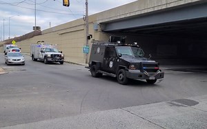 【街拍出警】“SWAT响应！”费城警察局 特警队多车响应（2022年12月19日）