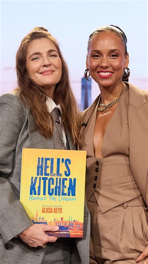 The Drew Barrymore Show on Instagram: "@hellskitchenbway creator @aliciakeys shares how her mom helped foster her love of Broadway musicals."