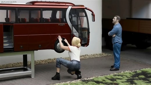 Giant model bus with some fans #manbus #lionsstar #manlionscoach #mancoach #coachbus #mantruckandbus #travelbus #142scale #143scale #scalemodel #diecast #modelcar #miniature #jsm #justsomemodels | Just some models