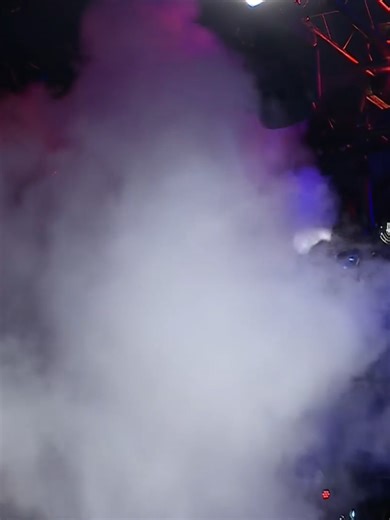 Only at the Mosconi Cup 💨🤣 There are still tickets remaining for November's Mosconi Cup in Orlando 🇺🇸 Secure your space 👉 www.ticketmaster.com/mosconi-cup-tickets/artist/1334376 #MosconiCup #Pool #nineball #wnt