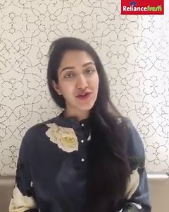 Winters are here! ❄️ Enjoy the cold weather without dryness bothering your skin with tips by Dr. Aalika! Keep your skin #fresh in all seasons. #DrFresh #RelianceFresh | Reliance Fresh