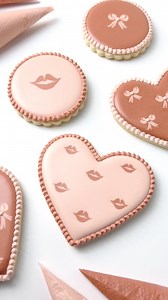 Pucker up 💋 An easy wet-on-wet technique with big Valentine energy. #RoyalIcingCookies #ValentineCookieDecorating #SugarCookieArt #WetOnWetTechnique #CookieDesign #ValentineBaking royal icing cookies, valentine sugar cookies, wet on wet icing technique, easy valentine cookies, decorative sugar cookies, cookie decorating tips, handmade valentine treats | Honey & Lou Baking Company