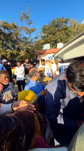 Anisha Jain - JAIPUR Food & Travel Guide on Instagram: "आज 100 Distribution box बांटते वक्त हो गई गड़बड़ 😳 . You can also order these distribution box. Details are as below 1. 101 boxes in Just 3500 2. ⁠Best Quality and Unimaginable Quantity 3. ⁠101 POS Bade Thalis in just 6100 (Desi ghee Halwa, Pos Bade, 4 Chapati and 1 sabji ☎️9116963637, 9119163637 #minivlog #jaipur"