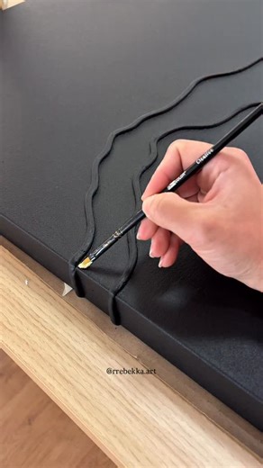 Placer visual pintando la obra MAEMUKI 🖤 #art #artist #arte #artgram #artgallery #minimal #minimalism #cuadros #cuadrosporencargo #cuadrospersonalizados #regaloboda #inspo #deco #decor #decoração | Rebeca Gallego