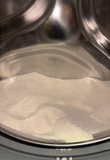 Part one I guess? Until it fully breaks 😂🩷🫡 hope you all enjoy this! ( I tried setting up my tripod but honestly it was a nightmare for angles unless I leaned over it and I don’t wanna have a broken spine sorry😂🙈) #powderplay #focapowder #giveaway #washingmachine #laundrytok #scotland #america #washingpowder #laundrydetergent #laundryquickmix #oxicleanlaundrybooster