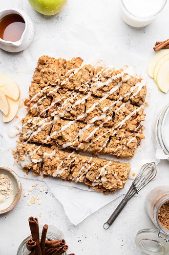 Healthy Apple Pie Crumble Bars