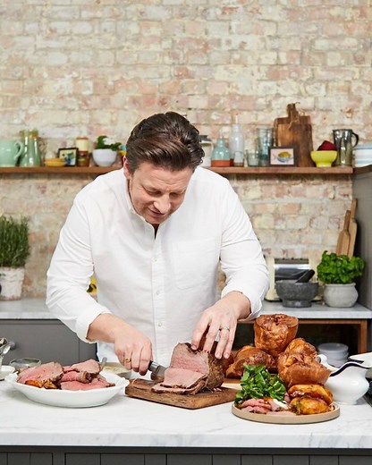 Just leaving this here for anyone having roast beef today... jamieol.com/RoastBeefRecipe | Jamie Oliver