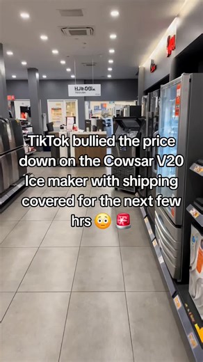 This commercial-grade ice maker is built for restaurants, bars, offices, food trucks, and serious home entertainers. Produces large batches of crystal-clear ice quickly and stores it in an insulated bin to keep up with peak demand. #icemaker #CommercialKitchen #RestaurantEquipment #BarSetup #tiktokshopcreatorpicks