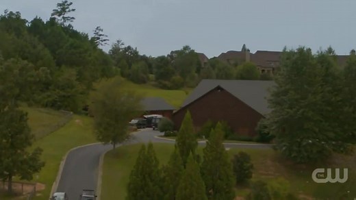 Wampiry Dziedzictwo S01E01