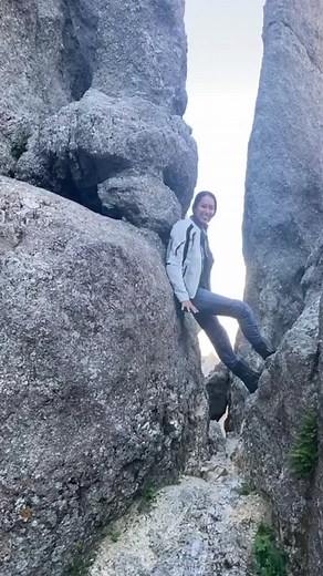 THIS is what makes the Sturgis Rally so different than the others - the ROADS! Riding through Custer State Park, Needles highway, and Iron mountain were some of the most beautiful and technical roads I’ve ever been on. Never ridden so many back to back u-turns and PIGTAILS! NGL I was struggling.Thanks to @sweds01 for taking us on part of this @EagleRider tours route! | Doodle on a Motorcycle