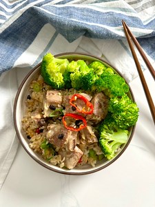 Chinese Black Bean Spare Ribs (Cooked in the Rice Cooker): If you love dim sum black bean spare ribs, then you will love this easy one-pot version where you dump it all in, set it and forget it. Recipe in comments below! #ricecooker #blackbeanspareribs | Herman at Home