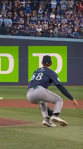 18K views · 233 reactions | George Springer conectó un jonrón de 3 carreras en la 7.ª entrada y los Toronto Blue Jays vencieron 4-3 a los Seattle Mariners en el Juego 7 de la 2025 American League Championship Series para regresar a la 2025 World Series por primera vez desde 1993. #MLB #ALCS #BlueJays #TorontoBlueJays #Mariners #SeattleMariners #GeorgeSpringer #WorldSeriesBound #PlayoffsMLB #Beisbol | NuestroBeisbol | Facebook