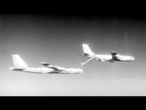 B-52 Emergency: How Air Force Crews Survive In-Flight Refueling Fails