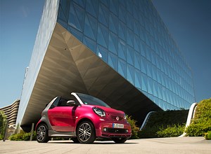 quirky and quiet smart fortwo cabrio electric drive zips through geneva