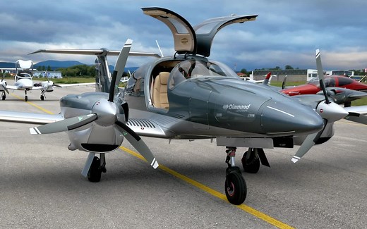 钻石DA62试飞视频—起飞、着陆、审查