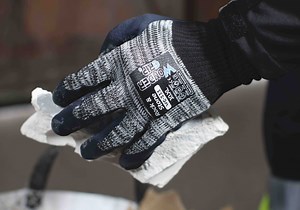 The different standards for protective gloves – Wonder Grip