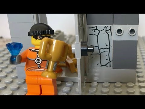 LEGO Police Chase 🚓💰 | Bank Robber Escape | Stop Motion
