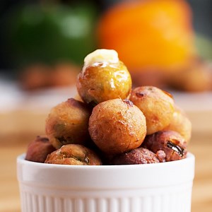 Rellénalas de queso, tocino y prepara una deliciosa botana para ver un partido, convivir con amigos o simplemente mirar tu serie favorita