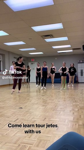 Introducing tour jetes in Monday night ballet #ballet #balletclass #dancer