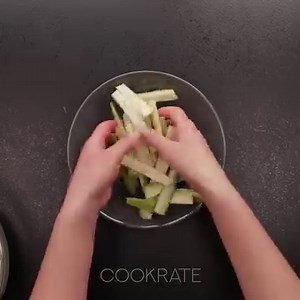 130K views · 418 reactions | Courgettes frites ! Recette simple et savoureuse en seulement 20 minutes au four | Cookrate - France | Facebook
