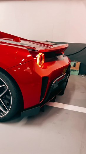 Insane Ferrari 488 Pista Spider Straight Piped Sound