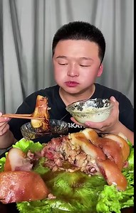 Foods News, Eating yummy pork thigh, chicken thigh, fried noodles and vegetable | Foods News