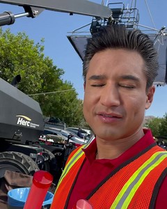 Out here pulling double duty, but that’s how we roll! #SBTB #AccessHollywood #NBC #Peacock | Mario Lopez
