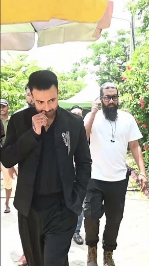 তিনি সেটে এলে চারপাশের আবহটাই বদলে যায় #shakibkhan