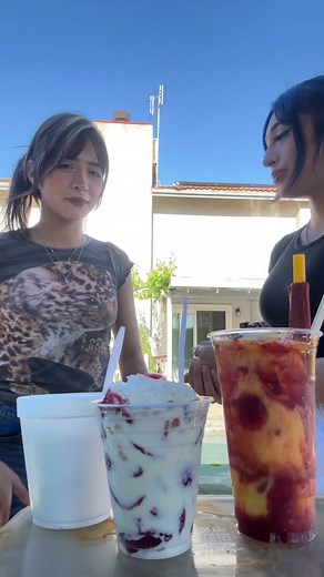 Lilyy (@badbishlily)’s video of old lily vs new lily